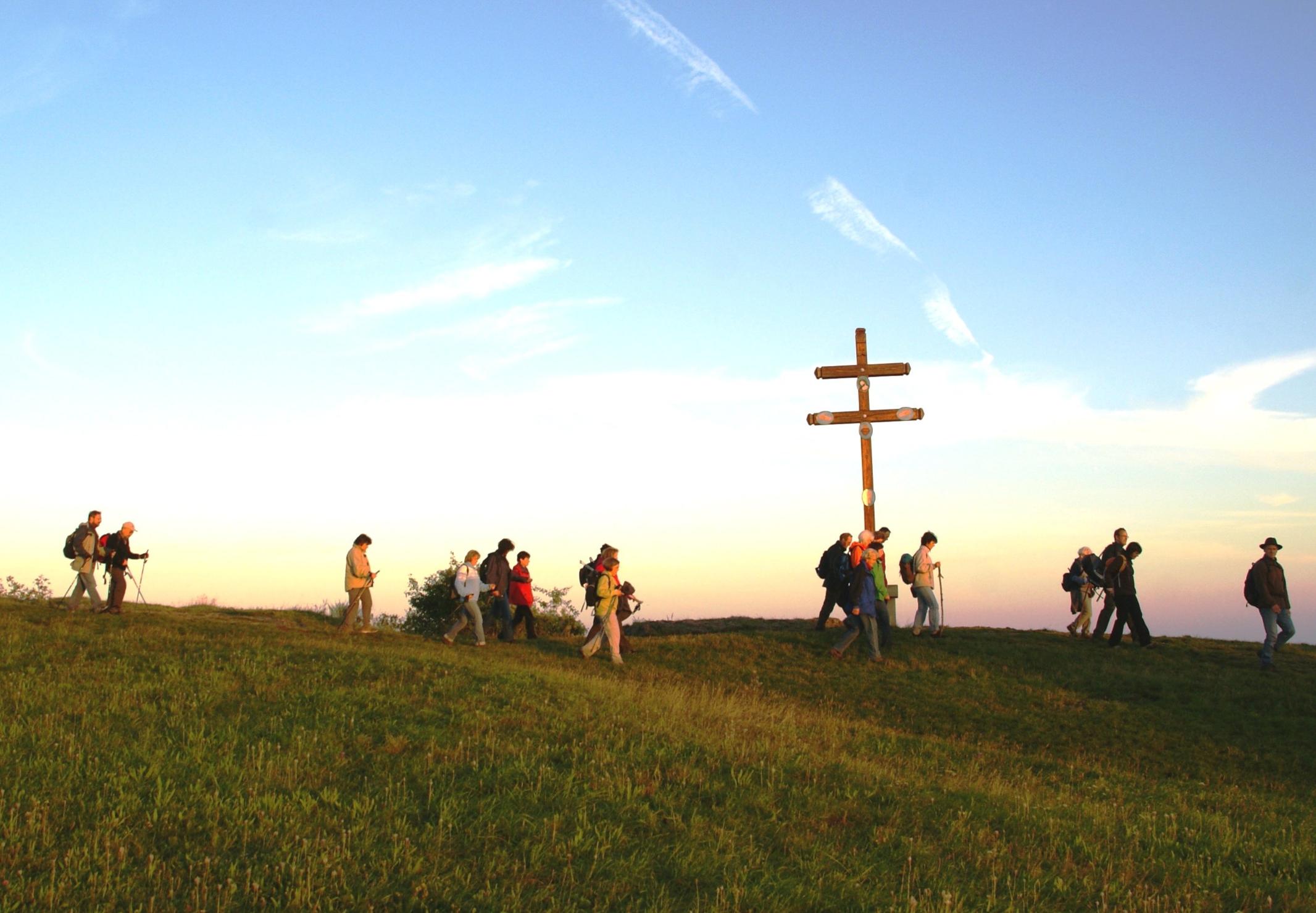 Pilgerinnen und Pilger auf dem Staffelberg