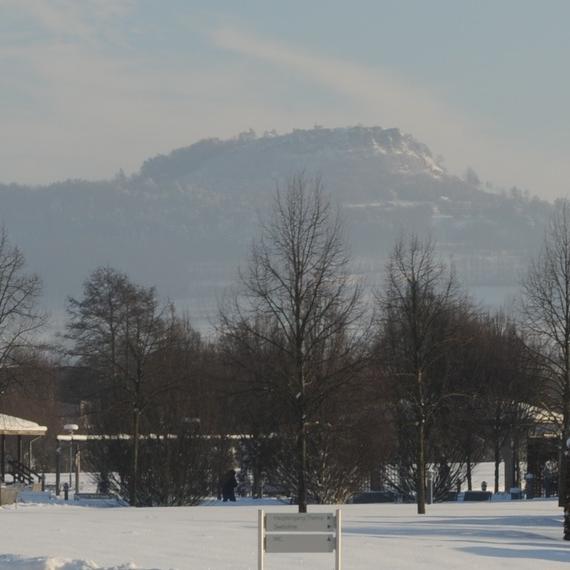 Die Gradierwerke des Kurparks im Winter